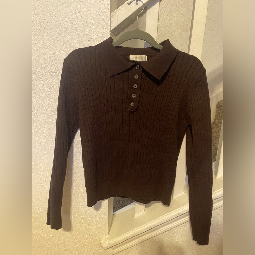 Vintage looking brown comfy collared sweater. Size Small